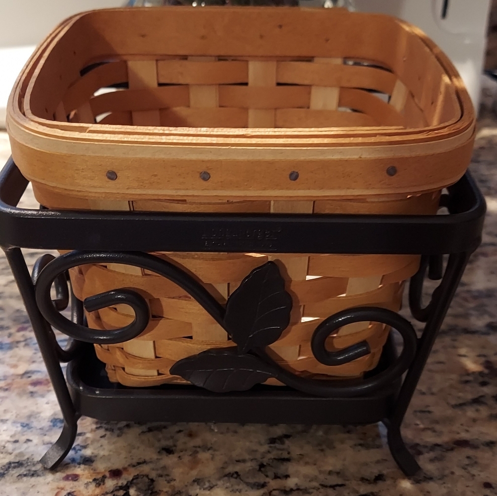 New Longaberger Seedling Woven Basket with Stand